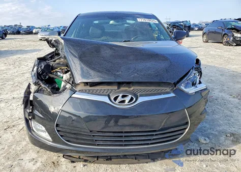 2016 Hyundai Veloster z USA, uszkodzony, nr VIN KMHTC6AD7GU303817